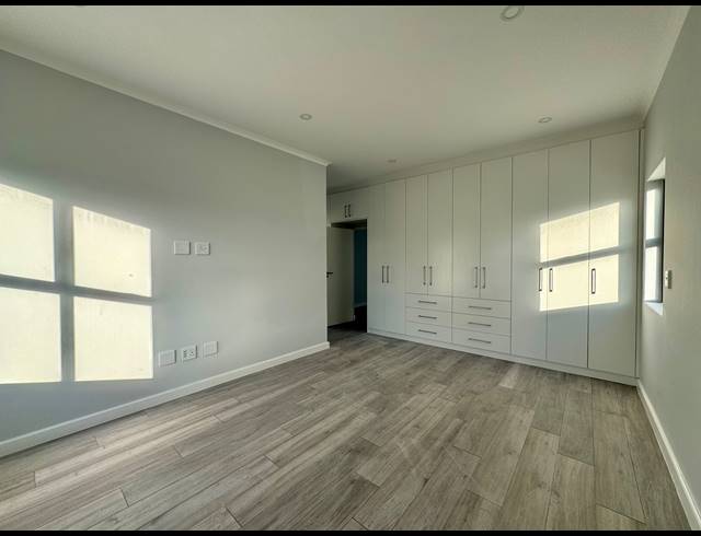 3 BEDROOM HOUSE FOR SALE IN SANDOWN